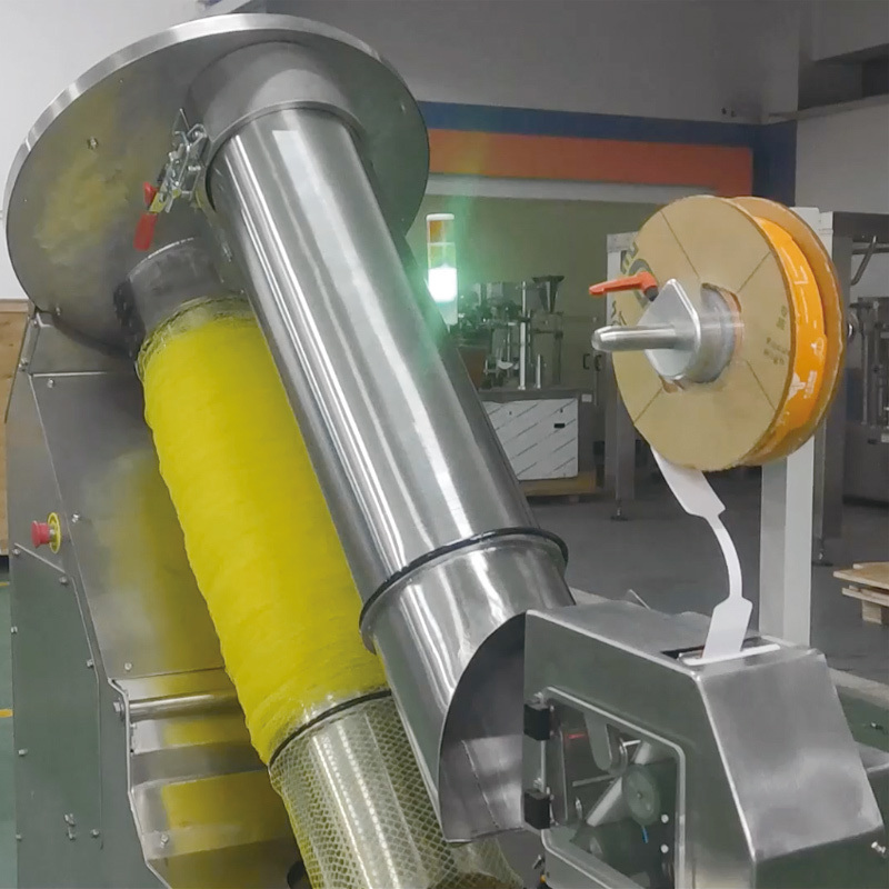 دستگاه خودکار عمودی مشبک با سرعت بالا برای کیسه های مشبک سبزیجات هویج، بسته بندی خودکار گلابی، دستگاه بسته بندی خالص